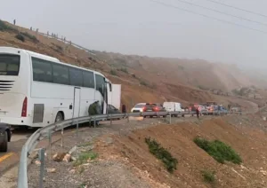 الطريق الساحلي الرابط بين تطوان والحسيمة .. انهيارات صخرية متكررة تهدد الأرواح على مدار السنة