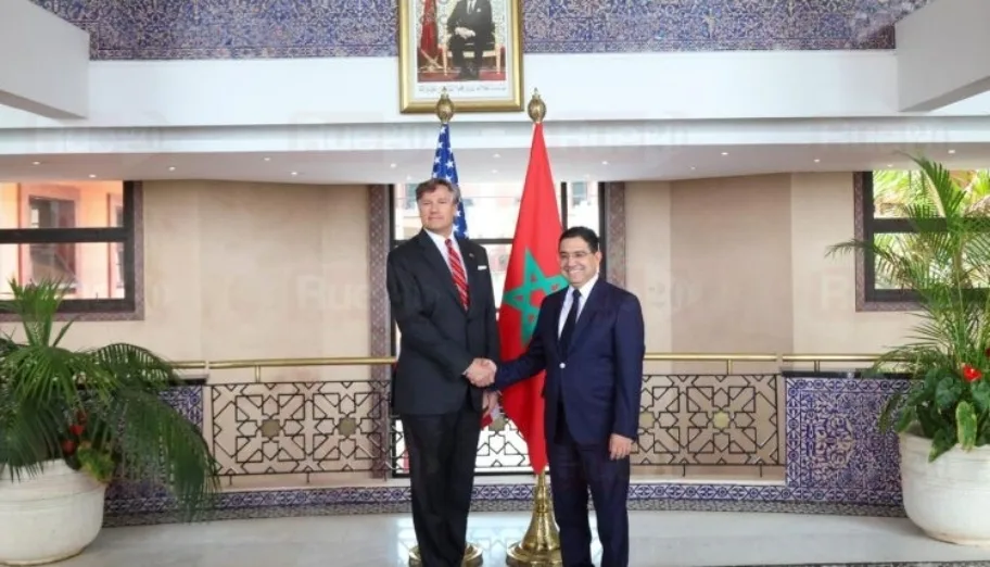 قادما من الجزائر … نائب وزير الخارجية الأمريكي: لا يمكن أن يستمر نزاع الصحراء إلى ما لا نهاية