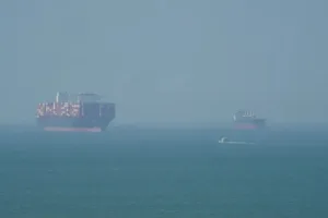 ترامب يطالب إيران بالاستسلام !!