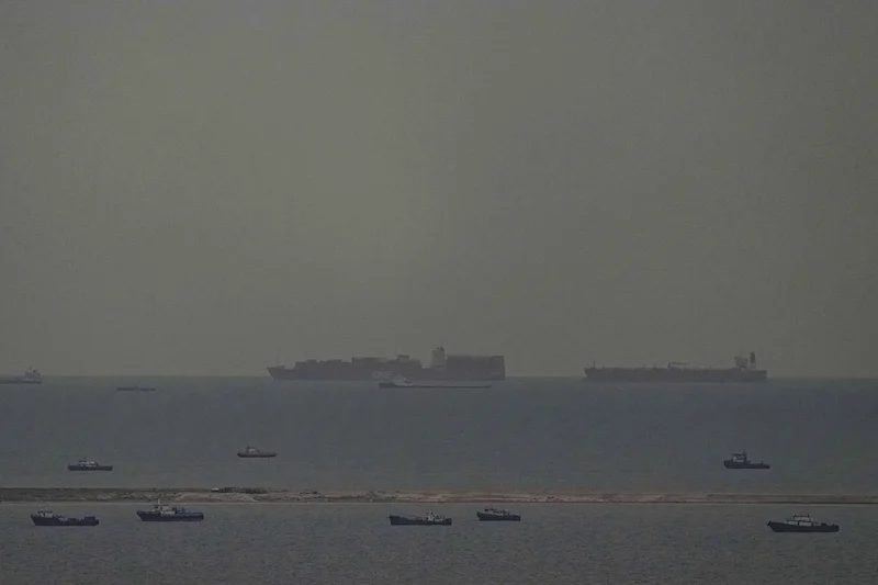 ترامب يأمر بتدمير القوارب الملغّمة في مضيق هرمز