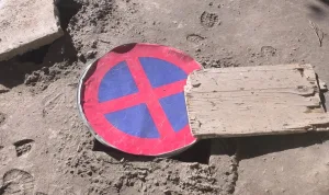 “في الناظور: البالوعات تُرمَّم باللافتات… والمصابيح تتهاوى قبل أن تضيء—تجميل بملايين الدراهم على إيقاع الانهيار!”