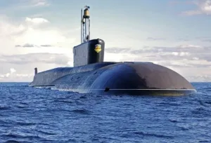 غواصة نووية روسية تحط الرحال في ميناء قرب الحدود المغربية !