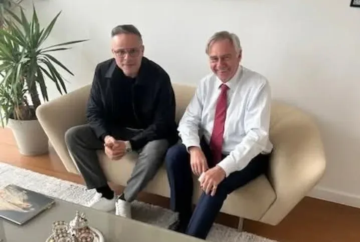 استقبال رسمي لمدرب المنتخب الوطني المغربي محمد وهبي في سفارة بلجيكا بالمغرب