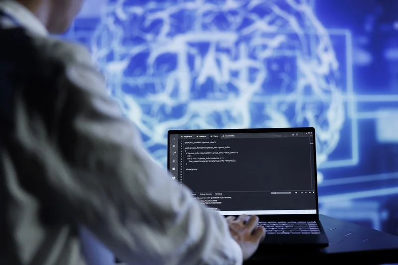 الصين تحذر من “تسميم البيانات” وتأثيره على الأسواق والأمن القومي