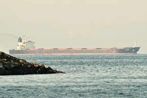 مقترح إيراني لفتح مضيق هرمز يصطدم بشروط واشنطن