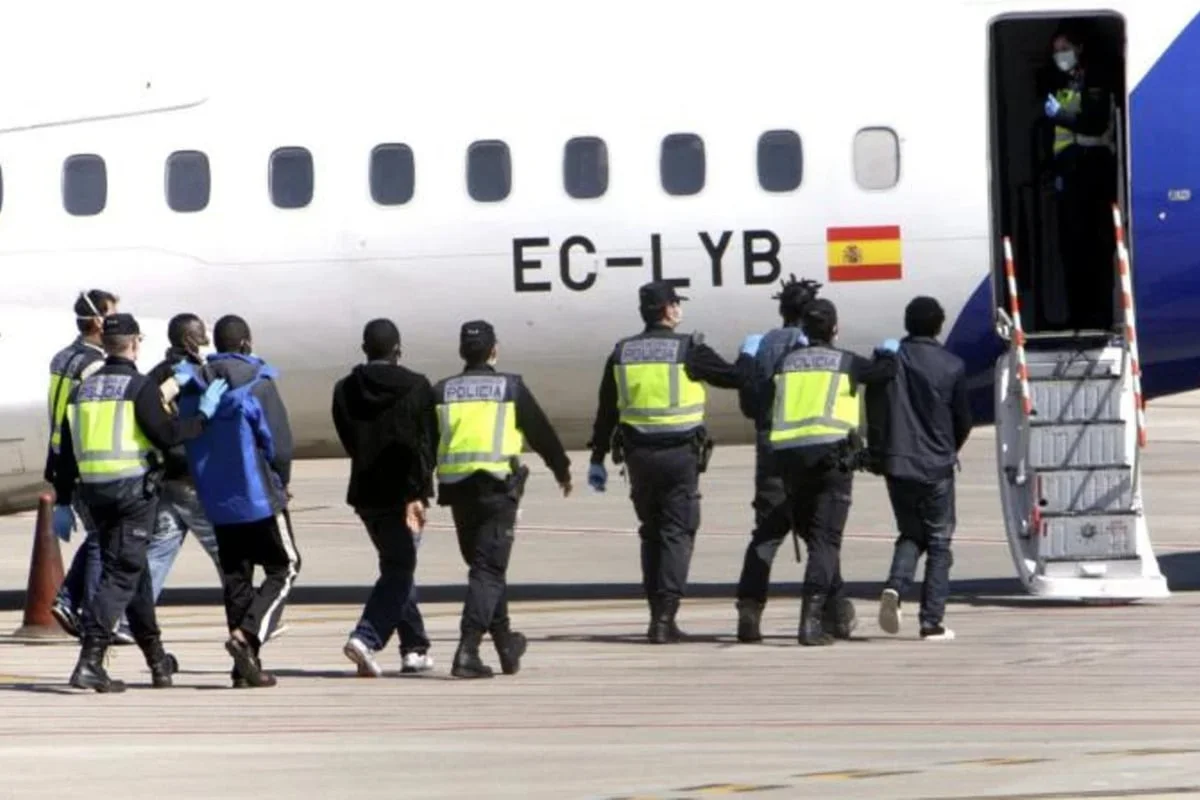 الحكومة الإسبانية تنفي توجيه حملات ترحيل عاجلة للمهاجرين نحو المغرب