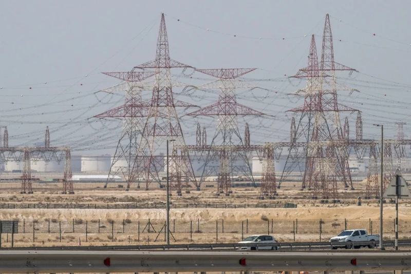 أبوظبي توقف العمليات في منشآت حبشان بعد حريق ناجم عن اعتراض دفاعي جوي