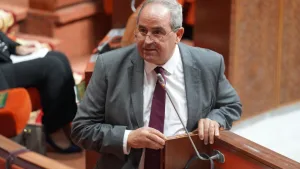 وزير التعليم العالي يستنكر رسوم الماستر المرتفعة ويؤكد مجانية التكوين الأساسي