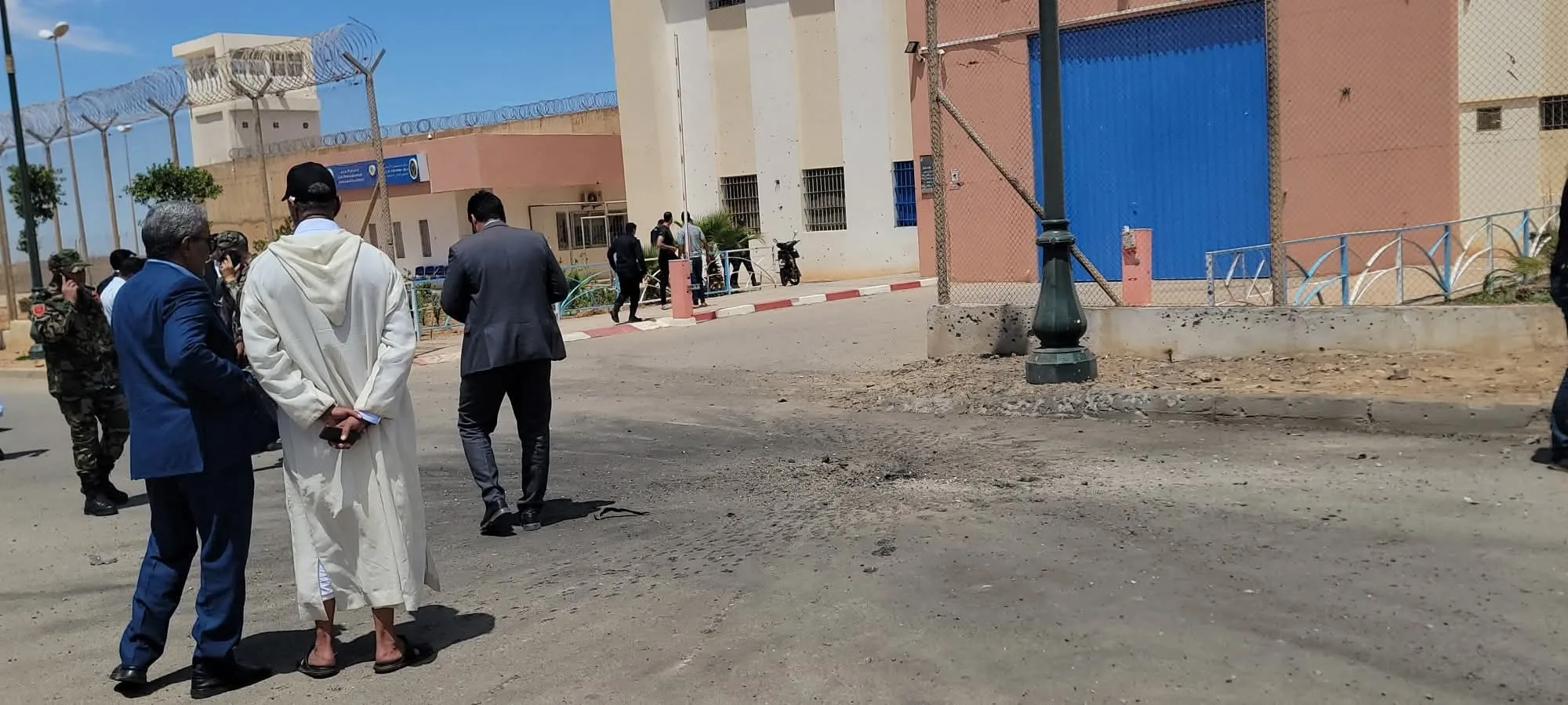 السمارة: استنفار أمني واسع بعد سقوط جسم غامض يُرجّح أنه صاروخ قرب السجن المحلي