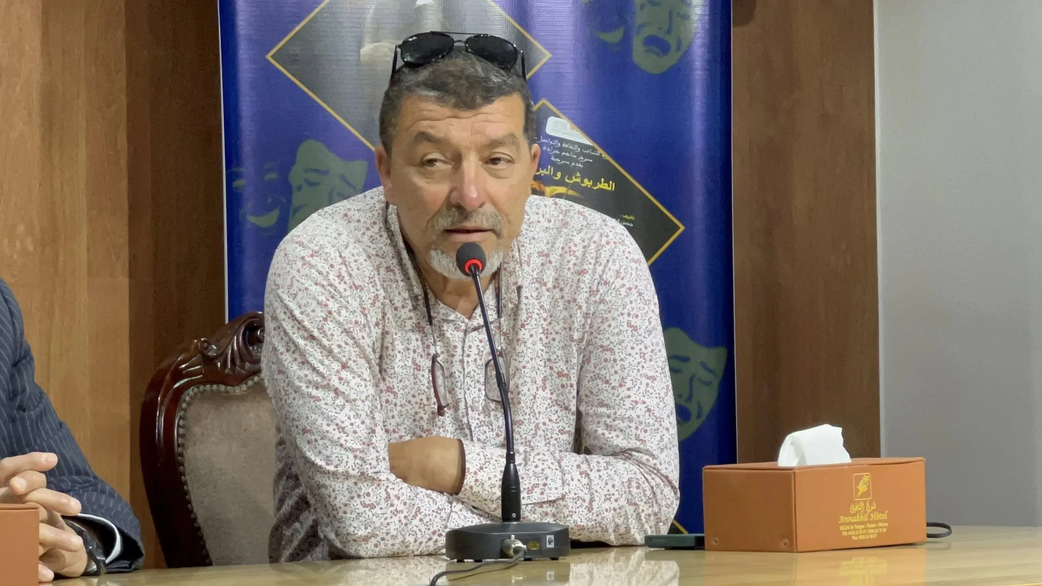 بوزكو ينتقد إبعاد أعمال ريفية عن مهرجان الناظور الدولي للمسرح