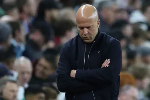 ليفربول يقيل سلوت بعد موسم مخيب في الدوري الإنجليزي