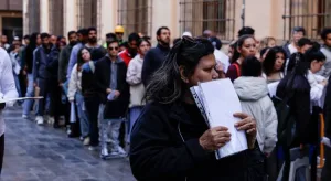 إسبانيا على صفيح ساخن .. المحكمة العليا تحسم مصير نصف مليون مهاجر وسط اتهامات بـ”فتح الأبواب على مصراعيها”