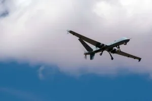 الحرس الثوري يعلن إسقاط مسيرة أمريكية في أجواء الخليج