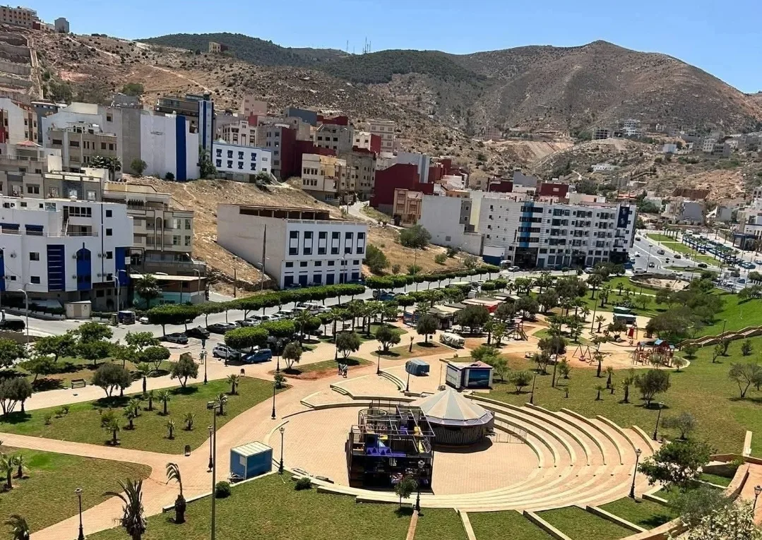 الحسينة :    استغلال الملك العمومي … مطالب بفتح تحقيق في رخص منحها العامل الأسبق الزيتوني