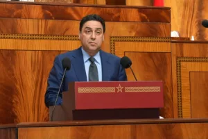 وجدة :   كاتب الدولة عمر حجيرة في سباق الانتخابات التشريعية .. هل تنجح رهاناته على بعض البارونات ؟