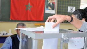 تراجع المغرب في مؤشر الديمقراطية … المغاربة يعبرون عن ضعف الإحساس بالمشاركة السياسية وضعف الحريات