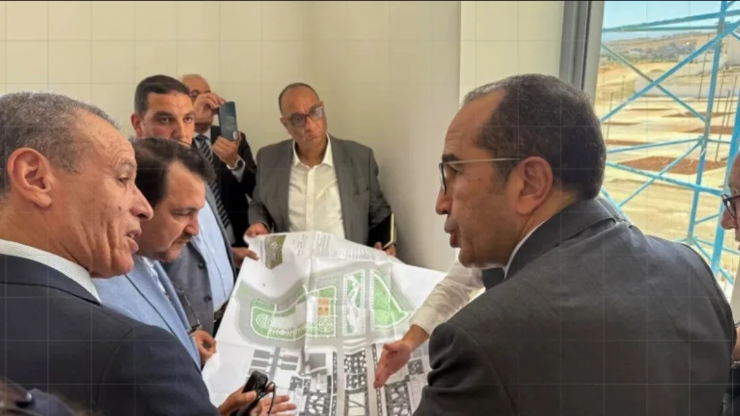 الحسيمة :     عامل الإقليم ورئيس جامعة تطوان يتابعان تقدم أشغال المركب الجامعي والحي الجامعي بآيت قمرة