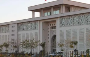 وجدة :    طيّ ملف “وثيقة التعيين المشبوهة” يثير الغضب واتهامات ببيع مناصب أعوان السلطة مقابل الملايين