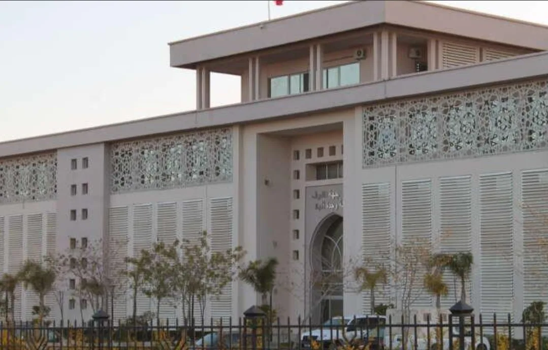 وجدة :    طيّ ملف “وثيقة التعيين المشبوهة” يثير الغضب واتهامات ببيع مناصب أعوان السلطة مقابل الملايين