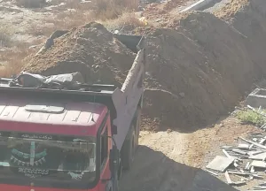 وجدة :    ويستمر العبث … خروقات في التعمير واستغلال الماء والرمال والكهرباء خارج الضوابط القانونية من طرف المقاول المدان المومني