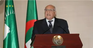 الجزائر تسقط قناع “الحياد” .. عطاف يتحول إلى محامي البوليساريو من جديد ويعلن فشل مساعي الكابرانات