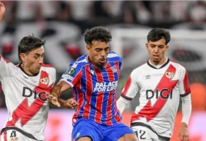 شادي رياض يمنح كريستال بالاس مجداً أوروبياً تاريخياً ويؤكد الحضور المغربي القوي في القارة