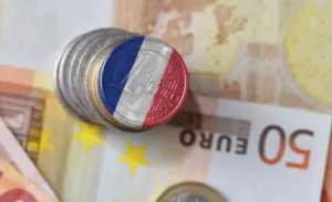 الإقتصاد الفرنسي ينكمش بسبب حروب أمريكا