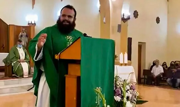 فضيحة مدوية تهز الكنيسة بإسبانيا.. النيابة تطالب بـ72 سنة سجناً لكاهن متهم بتخدير واغتصاب أربع نساء وتصوير الاعتداءات