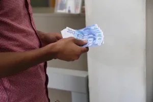 صرف مبكر لأجور موظفي القطاع العام قبل عيد الأضحى