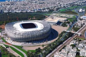 عقوبات مشددة على الجيش والرجاء تعيد الجدل حول شغب الملاعب بالمغرب