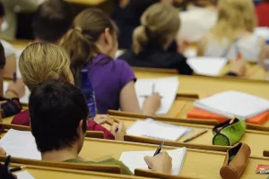 754 طالبا مغربيا يواصلون دراستهم في جامعات أوكرانيا