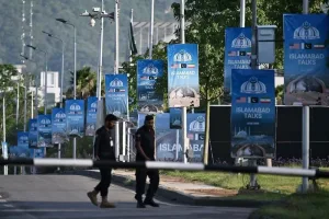 طهران تتحدث عن تفاهمات مع واشنطن دون اتفاق وشيك