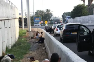 مسيرة مفخخة تصيب مدنيين في شمال إسرائيل وتصعيد عسكري جنوب لبنان