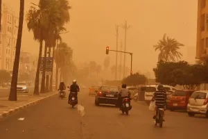نشرة إنذارية تحذر من رياح قوية وتطاير الرمال بعدد من الأقاليم