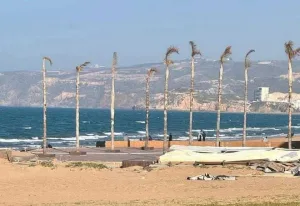 السعيدية فوق صفيح ساخن :    عندما يُداس القانون على أرصفة الكورنيش.. من يحمي إمبراطورية المقاهي النافذة