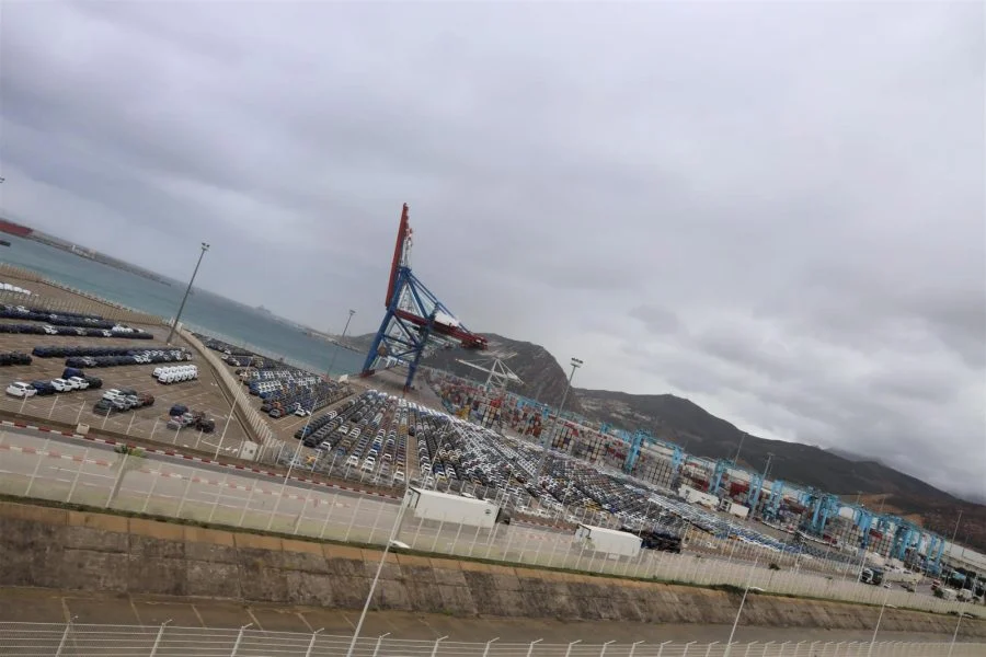 شاحنات صينية عالقة بالمغرب ومهنيون يطالبون بإنهاء التعطيل الإداري