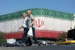 اتفاق مبدئي بين واشنطن وطهران لوقف الحرب وإعادة فتح مضيق هرمز