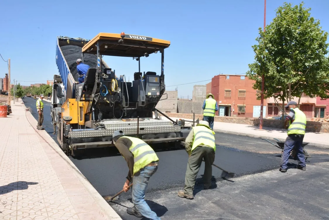 تأخر المستحقات وتراكم الشيكات يهددان بإفلاس مقاولات الأشغال بجهة الدار البيضاء سطات