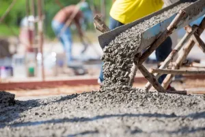 مبيعات الإسمنت تتراجع 20.6% في ماي وتكشف تباطؤ البناء الذاتي
