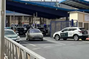 إيقاف سيارة بلوحات دبلوماسية محمّلة بتبغ الشيشة بمعبر “تراخال” الحدودي