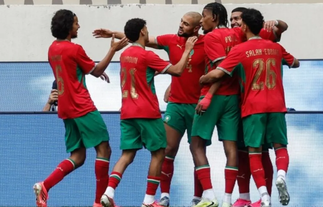 هدف واحد يقلب تصنيف الفيفا ويمنح أسود الأطلس إنجازاً تاريخياً كسابع العالم ، والجزائر تهديه هدية ثمينة من حيث لا تدري