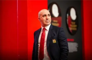 الرئيس التنفيذي لنادي مانشيستر يونايتد يدعم بقوة المنتخب المغربي في مونديال 2026