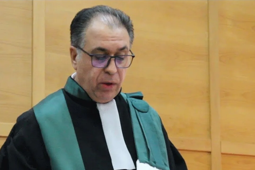 وجدة:     الوكيل العام يأمر بفتح تحقيق قضائي في ملف ثقيل يطال المقاول صلاح الدين المومني وشركاءه … وملف تزوير ونصب وبيع عقارات محجوزة تهزّ القضية !