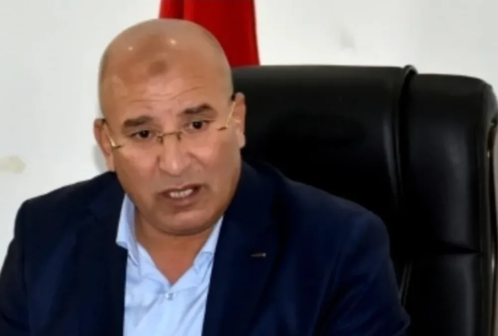 الناظور :     المومني يخترق أحزاباً منافسة ويطلق حملة استقطابات واسعة استعداداً لمعركة البرلمان