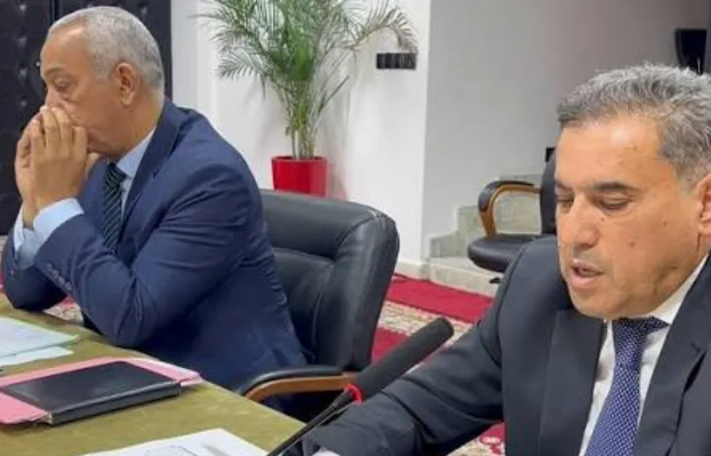 الناظور :     “كذبة” حضور عامل الإقليم تُفجّر جدلاً في حفل تكريم رئيس قسم الجماعات الترابية من طرف رئيس المجلس الإقليمي