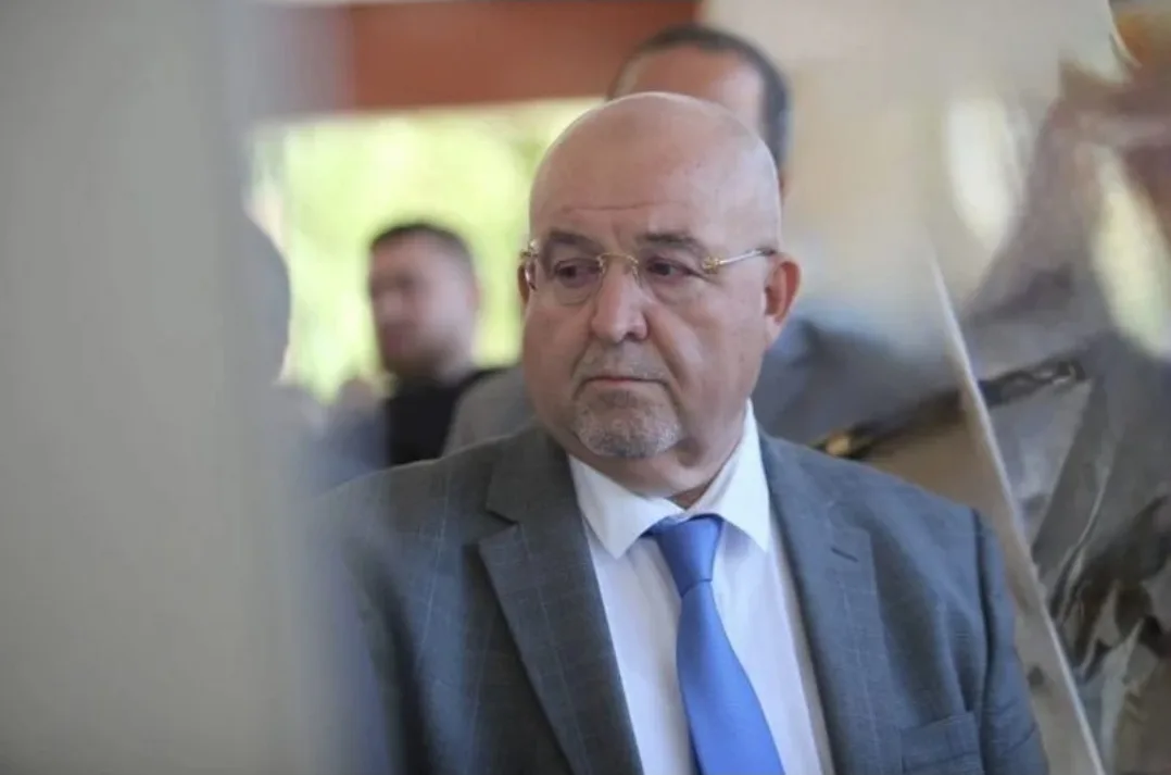 تازة :    رئيس المجلس الإقليمي المعتقل في قلب فضيحة الفواتير الوهمية … والدولة تطالب بـ5 ملايير سنتيم كتعويض