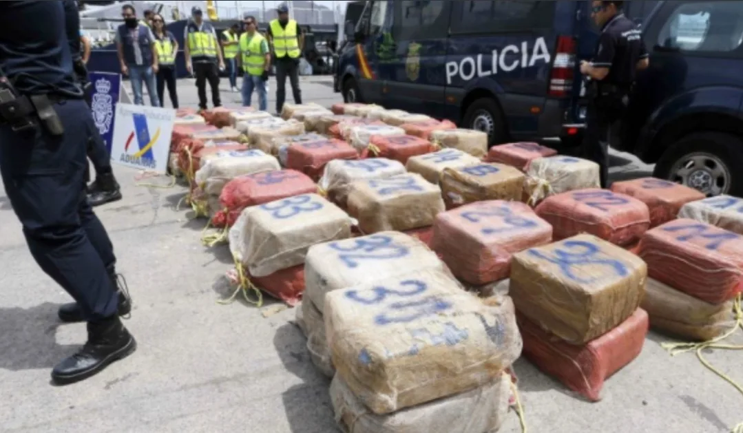 ضربة أمنية مشتركة بين الرباط ومدريد تُسقط شحنة ضخمة من الحشيش ب 5 أطنان في مضيق جبل طارق وتُحبط مخططاً للتهريب الدولي