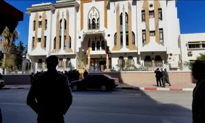 الحسيمة :     بطء معاملات التوثيق بالمحكمة يثير تساؤلات حول نجاعة الخدمات الإدارية