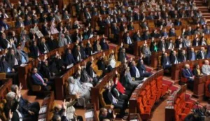 الإثراء غير المشروع يفجر مواجهة جديدة تحت قبة البرلمان … والأغلبية تؤجل الحسم والمعارضة تتهم