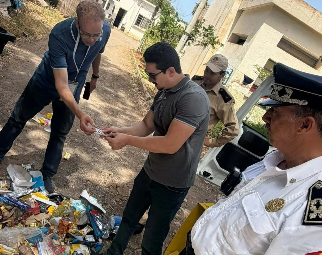السعيدية :       حجز كميات ضخمة من “الفياغرا” ومواد غذائية فاسدة خلال حملة مراقبة مشتركة
